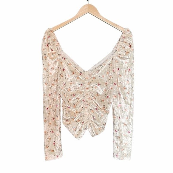 NWT WAYF Top Closing Time Ruched Floral Velvet Blouse Cream Women’s Size Large - Picture 3 of 13